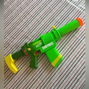 NERF Fortnite SMG Zesty Toy Blaster — w/ Ammo — EUC